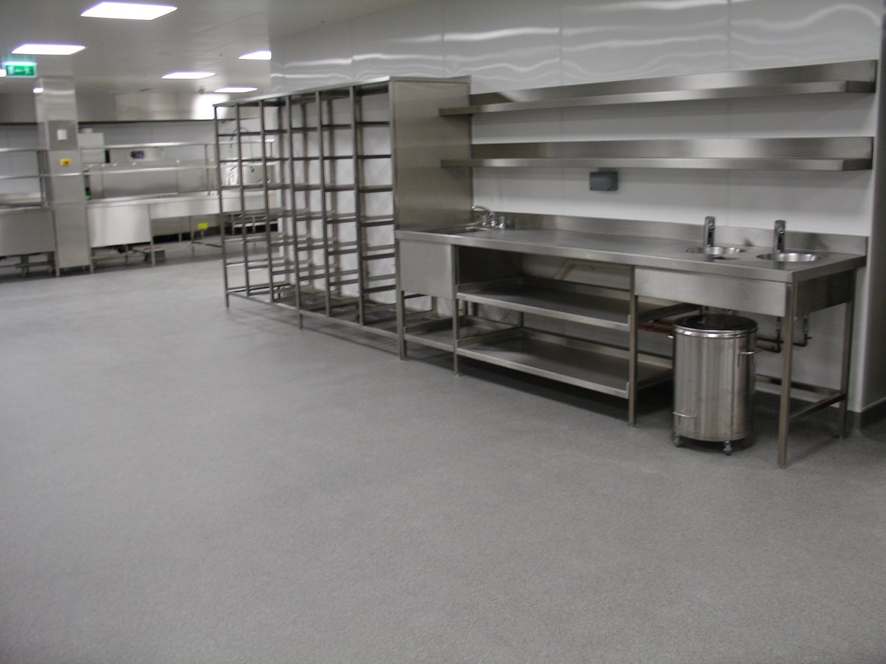 A Quick Guide To Choosing Commercial Kitchen Floors Floortech®